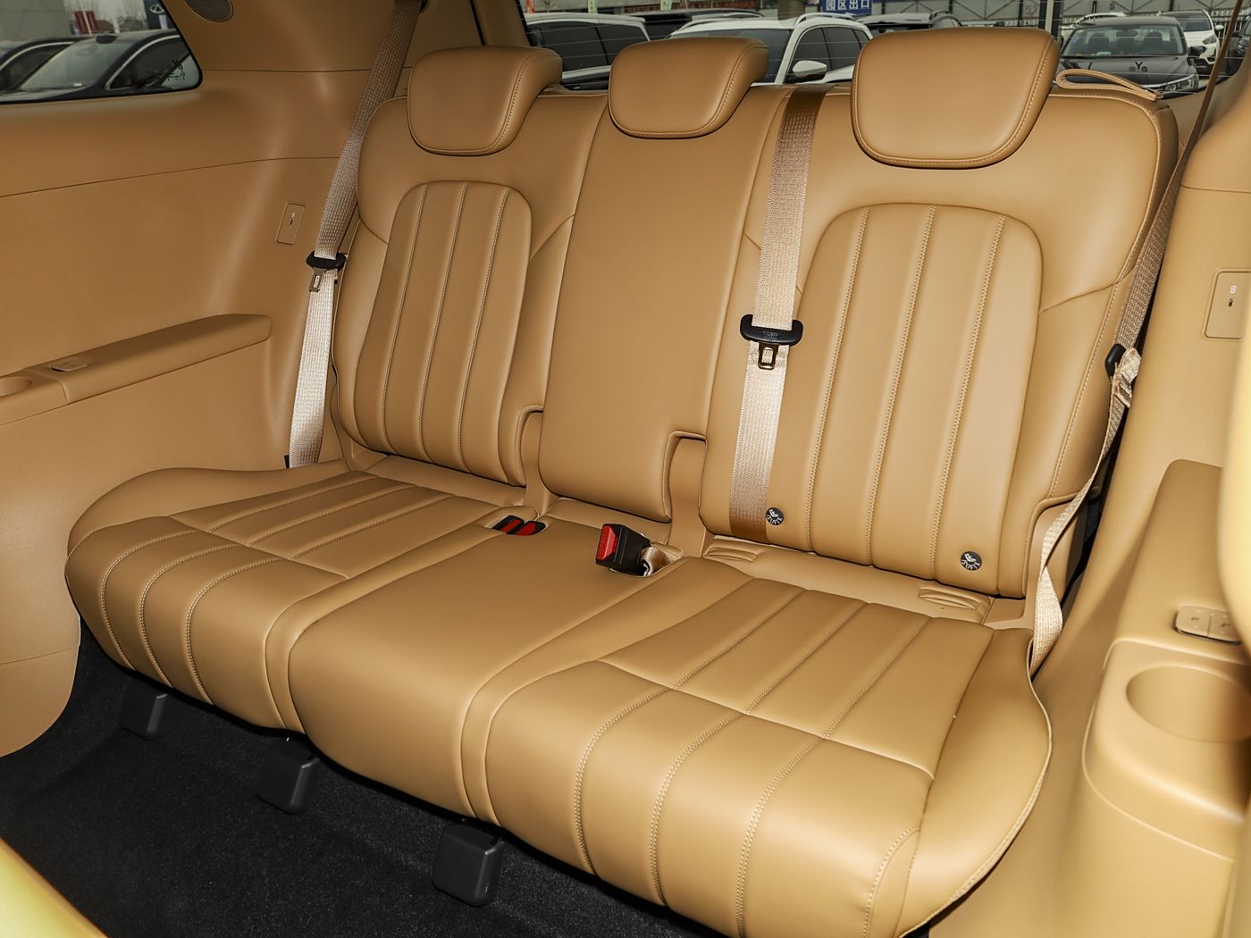 7 Seats Lux MVP