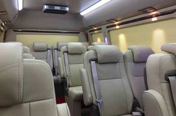 18 Seats Lux Minibus